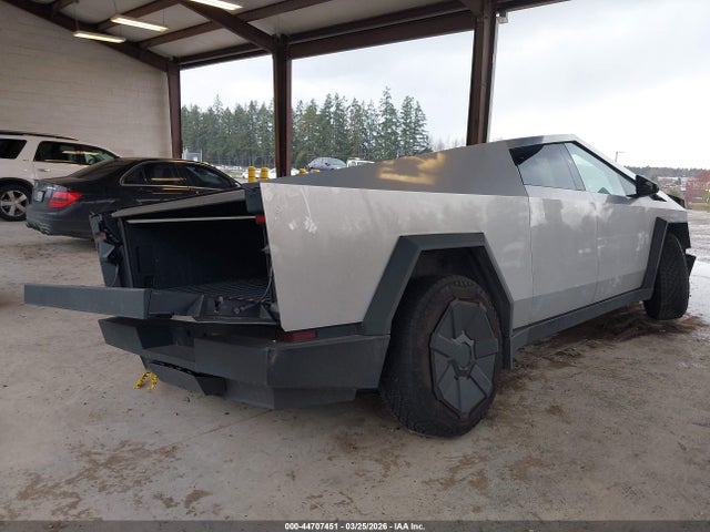 2024 TESLA CYBERTRUCK 7G2CEHED5RA008371 Photo 3