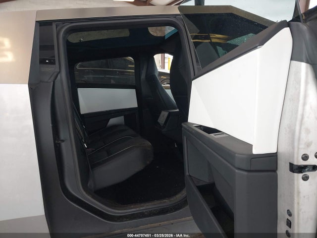 2024 TESLA CYBERTRUCK 7G2CEHED5RA008371 Photo 7