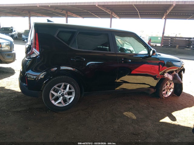 KNDJ23AU0P7884878 KIA SOUL LX