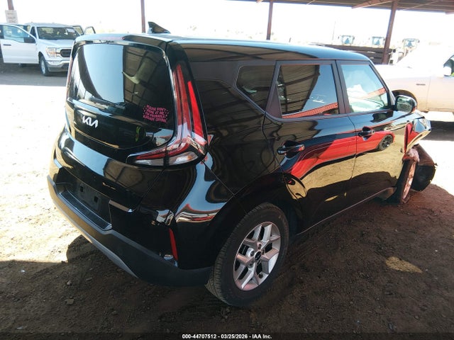 KNDJ23AU0P7884878 KIA SOUL LX