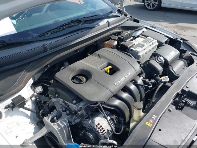 5NPD74LF2JH226615 Hyundai ELANTRA SE