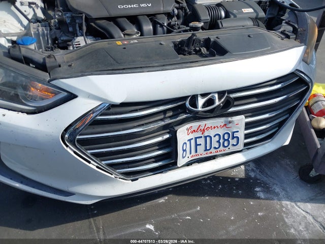 5NPD74LF2JH226615 Hyundai ELANTRA SE
