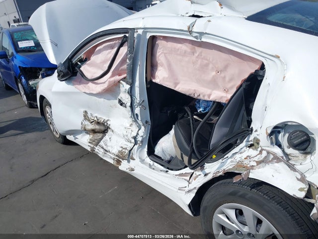 5NPD74LF2JH226615 Hyundai ELANTRA SE