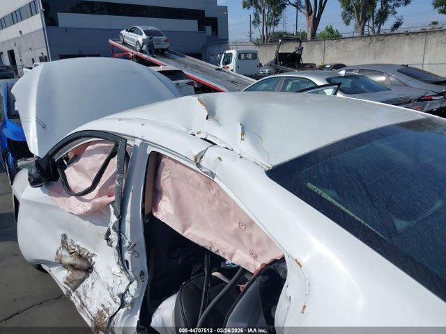 5NPD74LF2JH226615 Hyundai ELANTRA SE