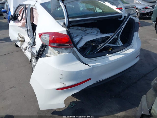 5NPD74LF2JH226615 Hyundai ELANTRA SE