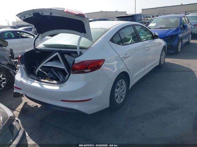 5NPD74LF2JH226615 Hyundai ELANTRA SE
