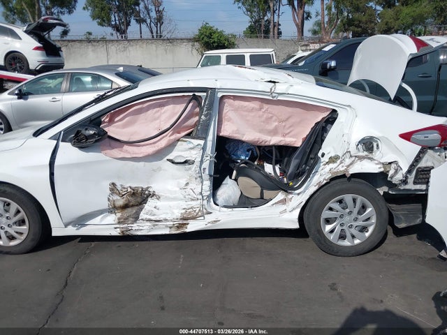 5NPD74LF2JH226615 Hyundai ELANTRA SE
