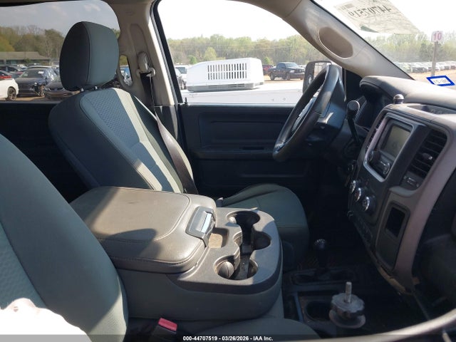 44707519 :رقم المزاد ، 3C6UR5HL0FG601147 vin ، 2015 Ram 2500 Tradesman مزاد بيع