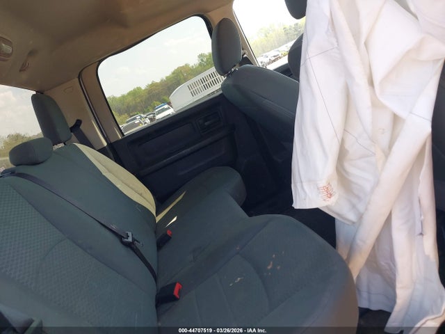44707519 :رقم المزاد ، 3C6UR5HL0FG601147 vin ، 2015 Ram 2500 Tradesman مزاد بيع