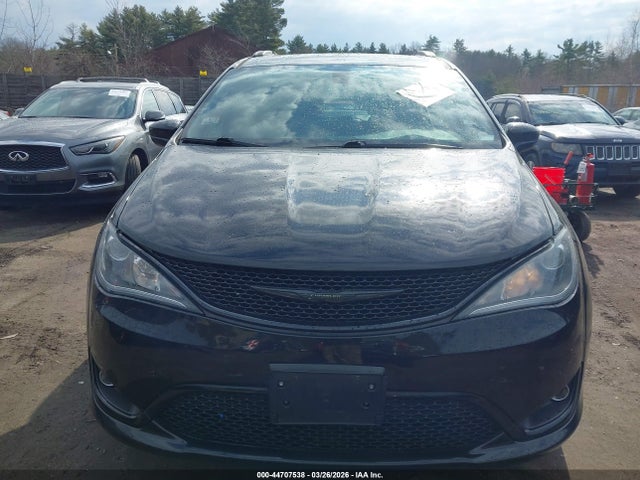 2C4RC1BG6JR318338 Chrysler Pacifica Touring L