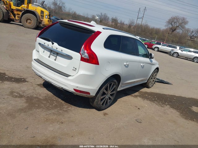 2017 VOLVO XC60 YV449MRU2H2006173 Photo 3