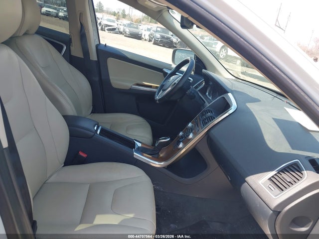 2017 VOLVO XC60 YV449MRU2H2006173 Photo 4