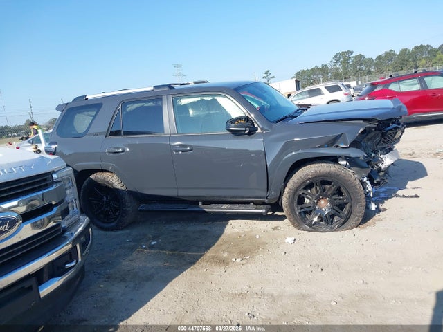 Продажа на аукционе авто 2024 Toyota 4runner Sr5, vin: JTEEU5JRXR5313010, номер лота: 44707568