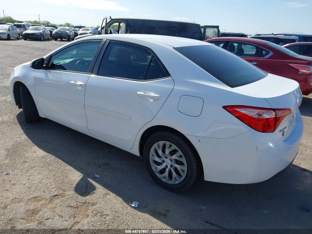 Toyota COROLLA LE 2018 2T1BURHE9JC018330 Image 3