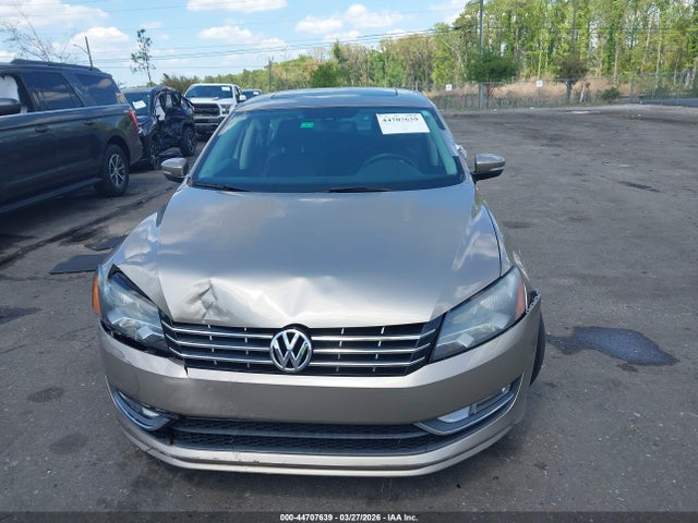 44707639 :رقم المزاد ، 1VWCM7A32FC005112 vin ، 2015 Volkswagen Passat 3.6l V6 Sel Premium مزاد بيع