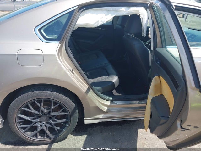 44707639 :رقم المزاد ، 1VWCM7A32FC005112 vin ، 2015 Volkswagen Passat 3.6l V6 Sel Premium مزاد بيع