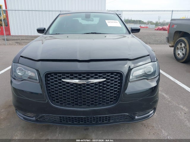 Auction sale of the 2019 Chrysler 300 Touring, vin: 2C3CCAAG5KH610016, lot number: 44707641