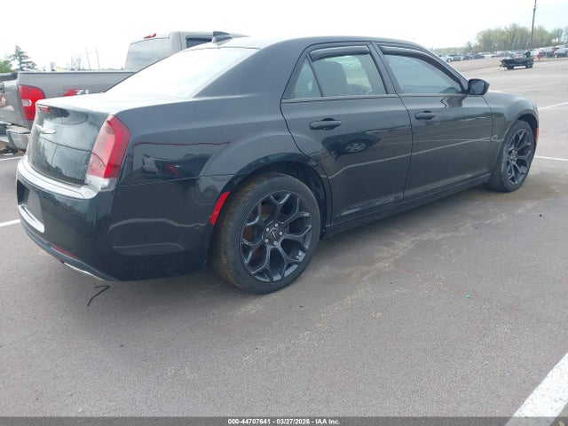 2019 CHRYSLER 300 2C3CCAAG5KH610016 Photo 3