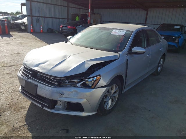 2017 Volkswagen Passat 1.8t S მანქანა იყიდება აუქციონზე, vin: 1VWAT7A3XHC083408, აუქციონის ნომერი: 44707652