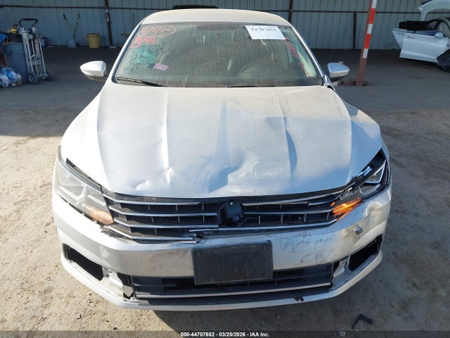 2017 Volkswagen Passat 1.8t S მანქანა იყიდება აუქციონზე, vin: 1VWAT7A3XHC083408, აუქციონის ნომერი: 44707652