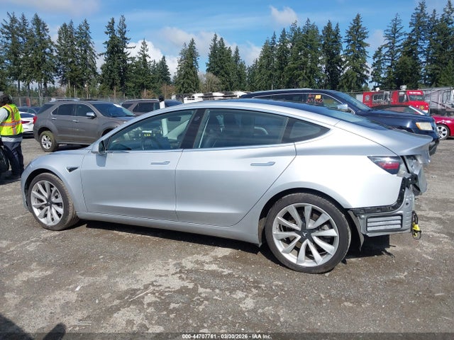 Продажа на аукционе авто 2018 Tesla Model 3 Long Range/mid Range, vin: 5YJ3E1EA2JF033297, номер лота: 44707761