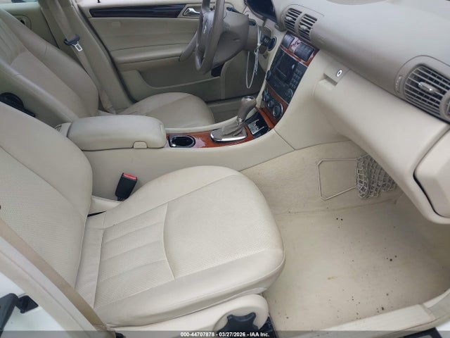 Продаж на аукціоні авто 2005 Mercedes-benz C 240 Luxury, vin: WDBRF61J25A813839, номер лоту: 44707878