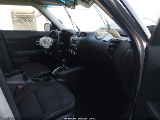 44707900 :رقم المزاد ، KNDJP3A5XF7812661 vin ، 2015 Kia Soul + مزاد بيع