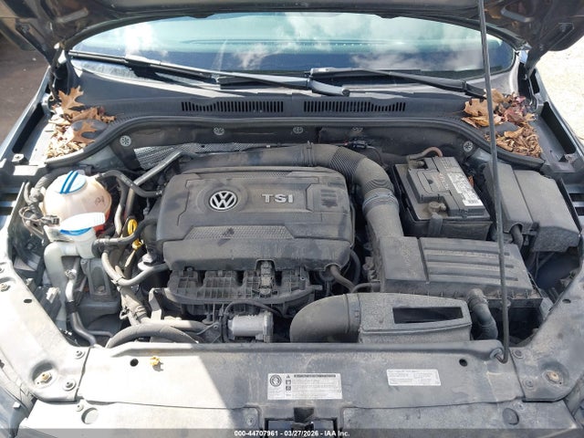 Продажа на аукционе авто 2017 Volkswagen Jetta 1.8t Sel/1.8t Sel Premium, vin: 3VWL17AJXHM413172, номер лота: 44707961