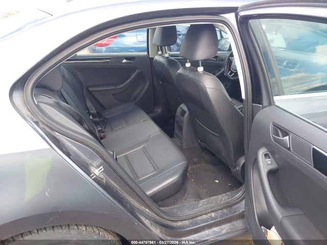 Продажа на аукционе авто 2017 Volkswagen Jetta 1.8t Sel/1.8t Sel Premium, vin: 3VWL17AJXHM413172, номер лота: 44707961