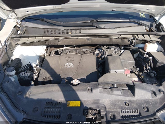 44707983 :رقم المزاد ، 5TDJZRFH1JS553931 vin ، 2018 Toyota Highlander Se مزاد بيع