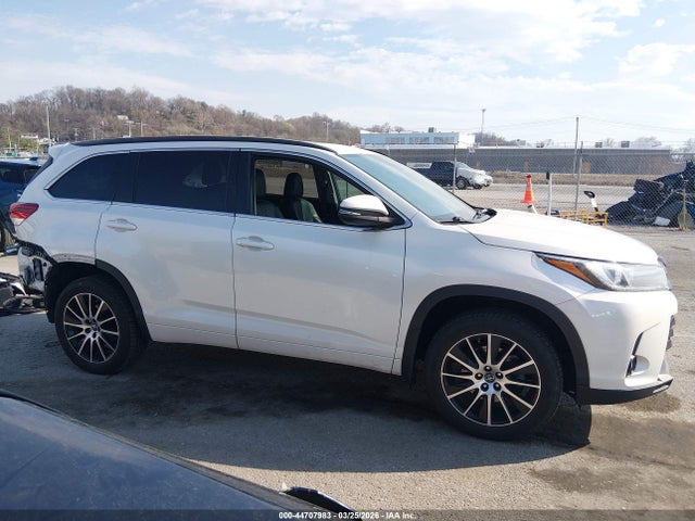 44707983 :رقم المزاد ، 5TDJZRFH1JS553931 vin ، 2018 Toyota Highlander Se مزاد بيع