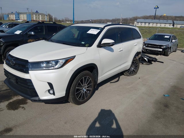 44707983 :رقم المزاد ، 5TDJZRFH1JS553931 vin ، 2018 Toyota Highlander Se مزاد بيع