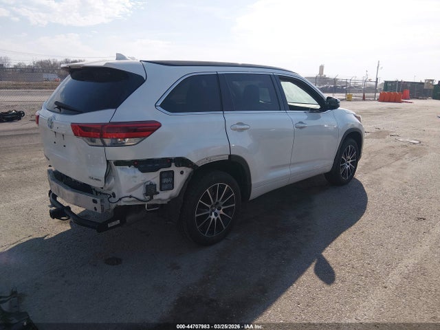 44707983 :رقم المزاد ، 5TDJZRFH1JS553931 vin ، 2018 Toyota Highlander Se مزاد بيع