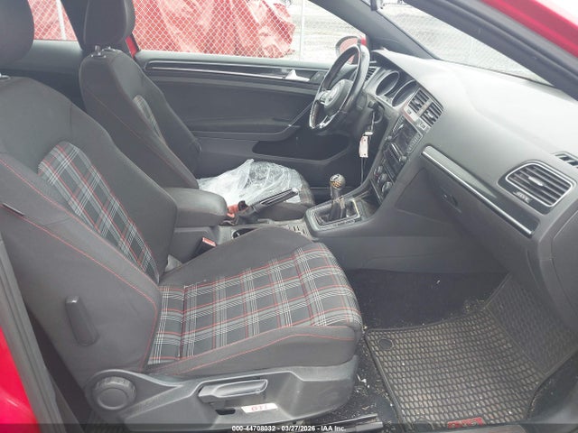 Продажа на аукционе авто 2015 Volkswagen Golf Gti 2.0t S 2-door, vin: 3VWYT7AU3FM065786, номер лота: 44708032