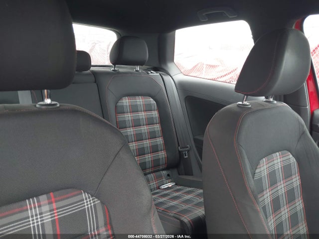 Продажа на аукционе авто 2015 Volkswagen Golf Gti 2.0t S 2-door, vin: 3VWYT7AU3FM065786, номер лота: 44708032