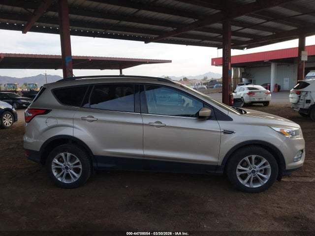 1FMCU0GD3HUC67417 Ford ESCAPE SE