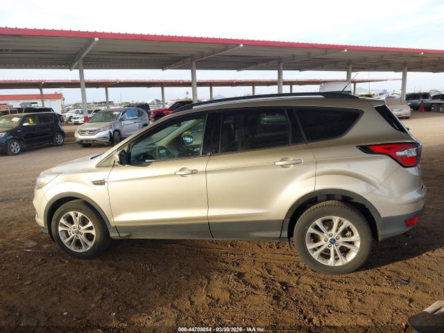 1FMCU0GD3HUC67417 Ford ESCAPE SE