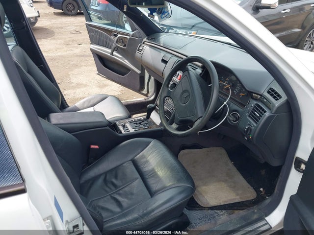 1998 Mercedes-benz E430 მანქანა იყიდება აუქციონზე, vin: WDB2100702A625772, აუქციონის ნომერი: 44708056