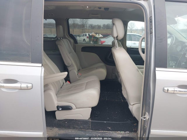 2015 Chrysler Town & Country Touring-l მანქანა იყიდება აუქციონზე, vin: 2C4RC1CG6FR515127, აუქციონის ნომერი: 44708057