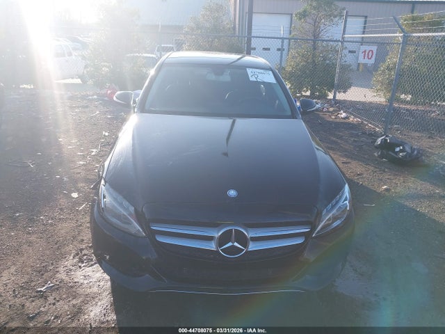 2015 Mercedes-benz C 300 4matic მანქანა იყიდება აუქციონზე, vin: 55SWF4KB8FU084057, აუქციონის ნომერი: 44708075