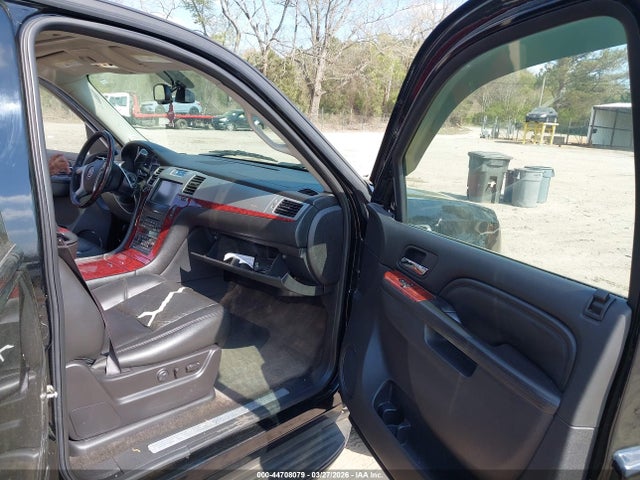 2013 Cadillac Escalade Luxury მანქანა იყიდება აუქციონზე, vin: 1GYS3BEF5DR102933, აუქციონის ნომერი: 44708079