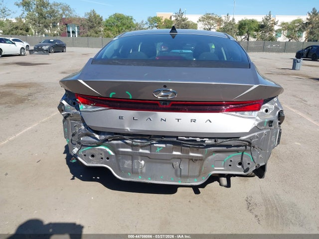 KMHLS4AG6MU210946 Hyundai ELANTRA SEL