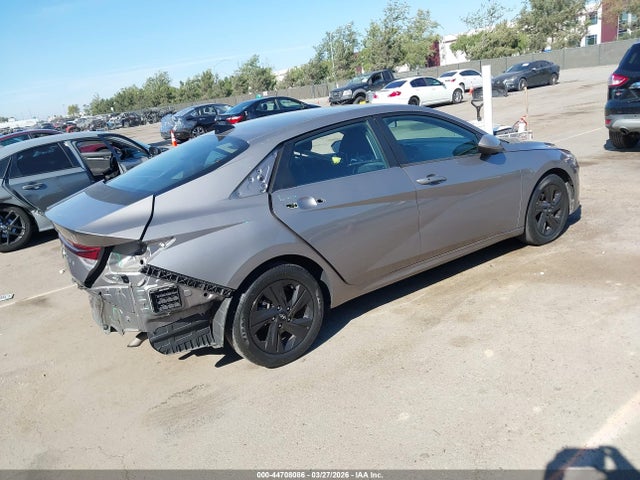 KMHLS4AG6MU210946 Hyundai ELANTRA SEL