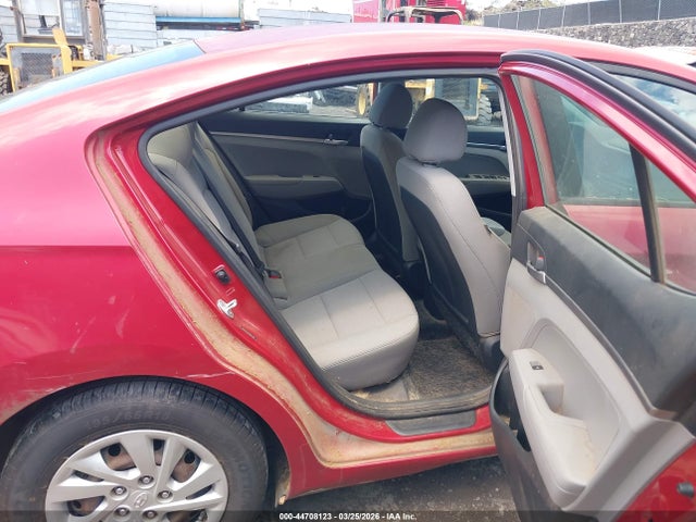 5NPD74LFXKH467792 Hyundai ELANTRA SE