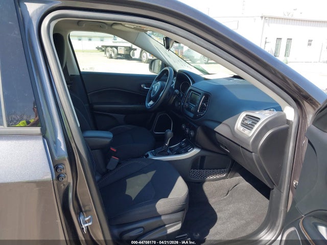 2018 JEEP COMPASS 3C4NJDAB3JT392261 Photo 4