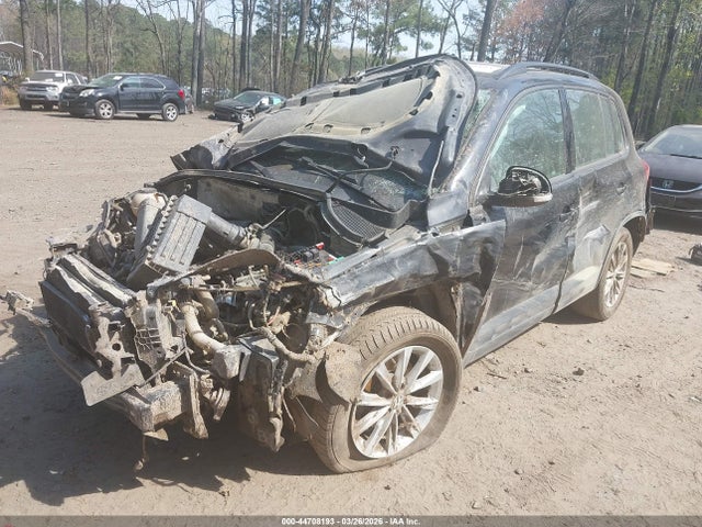 2017 VOLKSWAGEN TIGUAN WVGBV7AX8HK043107 Photo 1