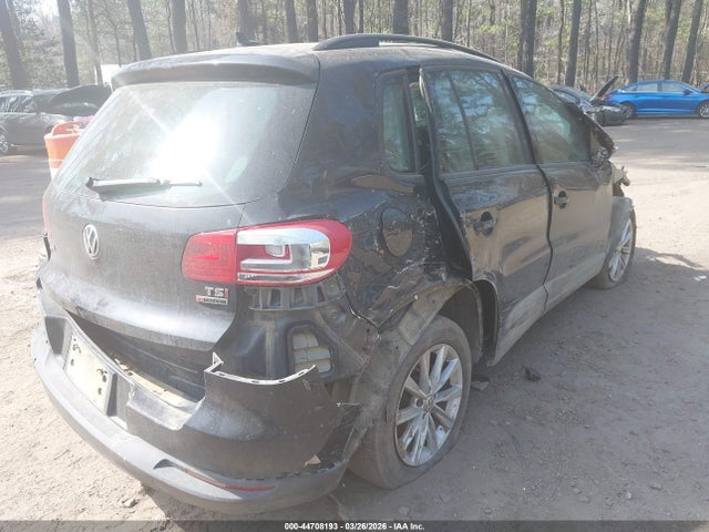 2017 VOLKSWAGEN TIGUAN WVGBV7AX8HK043107 Photo 3