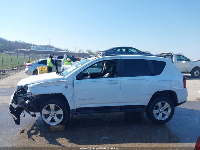 44708241 :رقم المزاد ، 1C4NJDEB5ED571231 vin ، 2014 Jeep Compass Latitude مزاد بيع