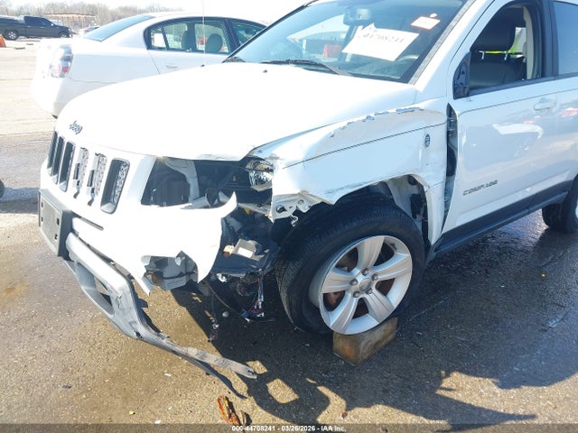 44708241 :رقم المزاد ، 1C4NJDEB5ED571231 vin ، 2014 Jeep Compass Latitude مزاد بيع