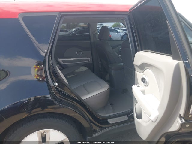KNDJX3AE6F7001911 KIA Soul Ev +
